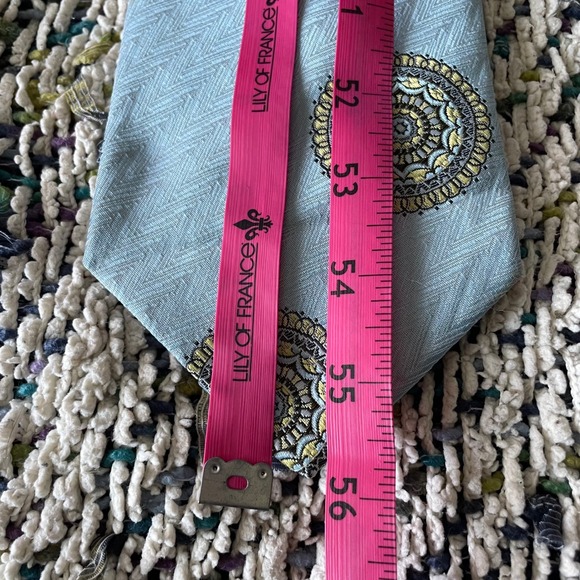 Lilly Dache men's light blue 60s 1970s medallion wide necktie polyester New - Picture 9 of 9